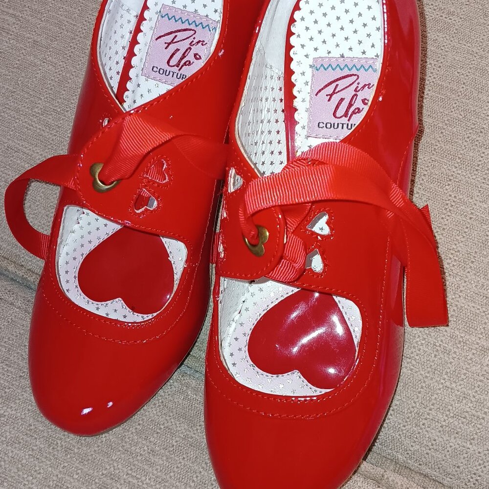Pin Up Couture Shiny Red with Hearts, 6.5, NWB